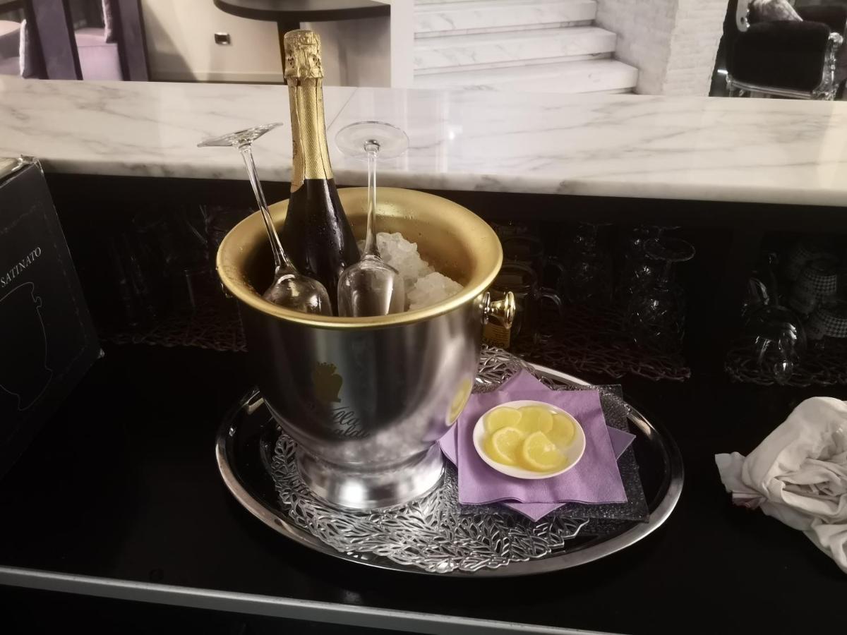 Cazzago  Hotel In - Lounge Room מראה חיצוני תמונה