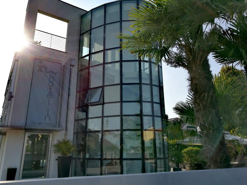 Cazzago  Hotel In - Lounge Room מראה חיצוני תמונה