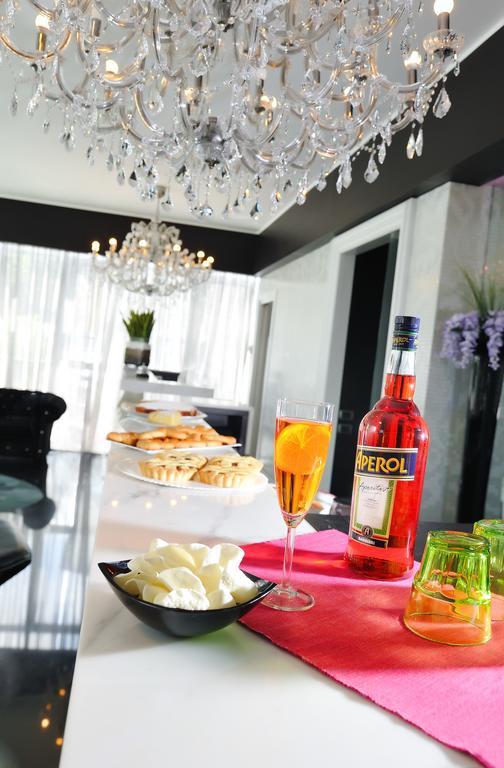 Cazzago  Hotel In - Lounge Room מראה חיצוני תמונה